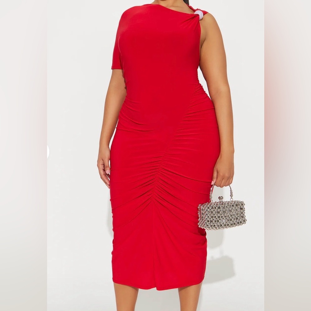 Plus Size Red Ruched Dress - Picture 2 of 9
